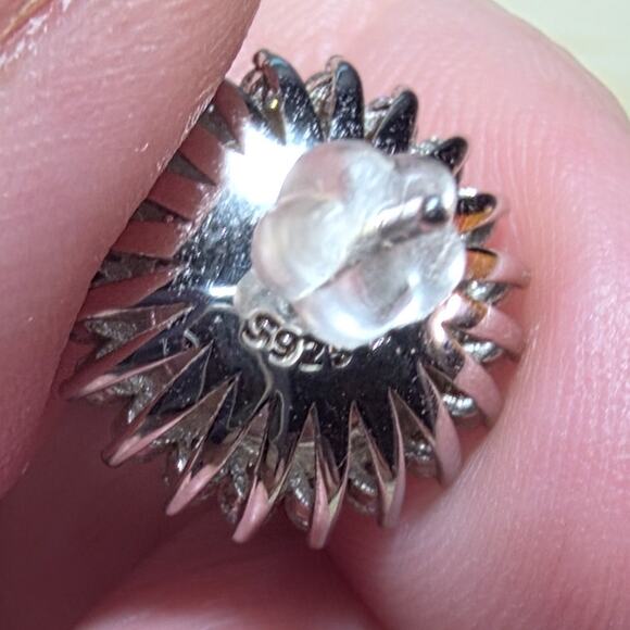 Boutique New Sterling Silver 925 4 carat CZ halo stud earrings - Picture 4 of 6